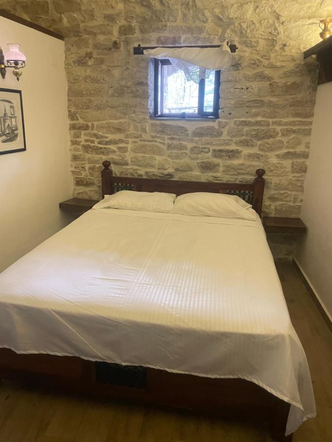 Konaku Guest House Gjirokastër المظهر الخارجي الصورة