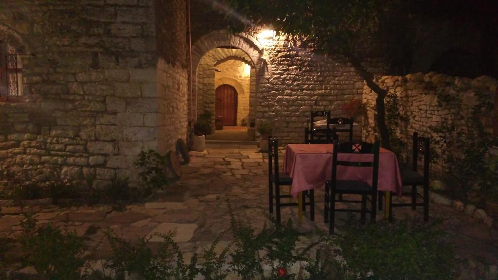Konaku Guest House Gjirokastër المظهر الخارجي الصورة