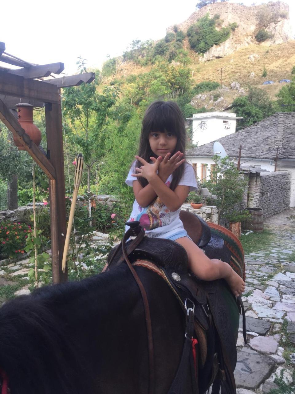Konaku Guest House Gjirokastër المظهر الخارجي الصورة