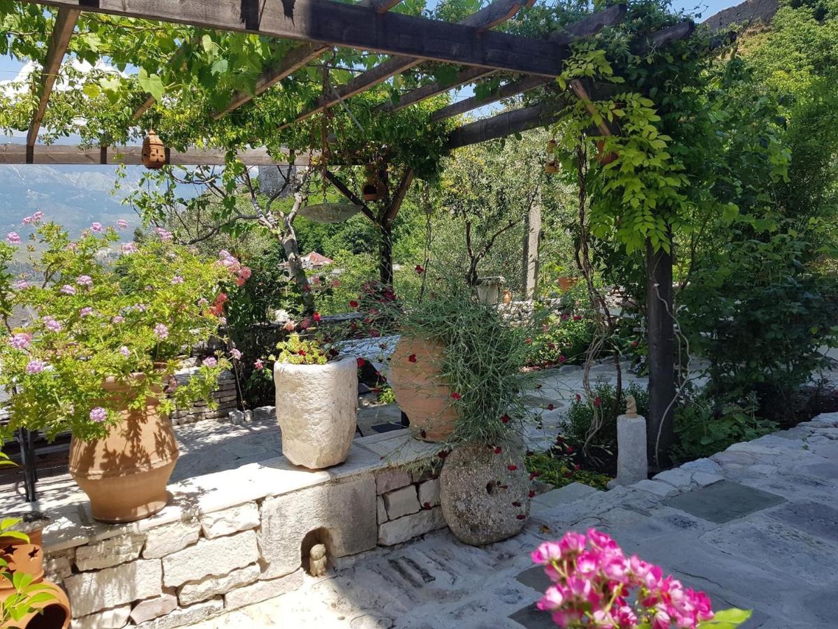 Konaku Guest House Gjirokastër المظهر الخارجي الصورة