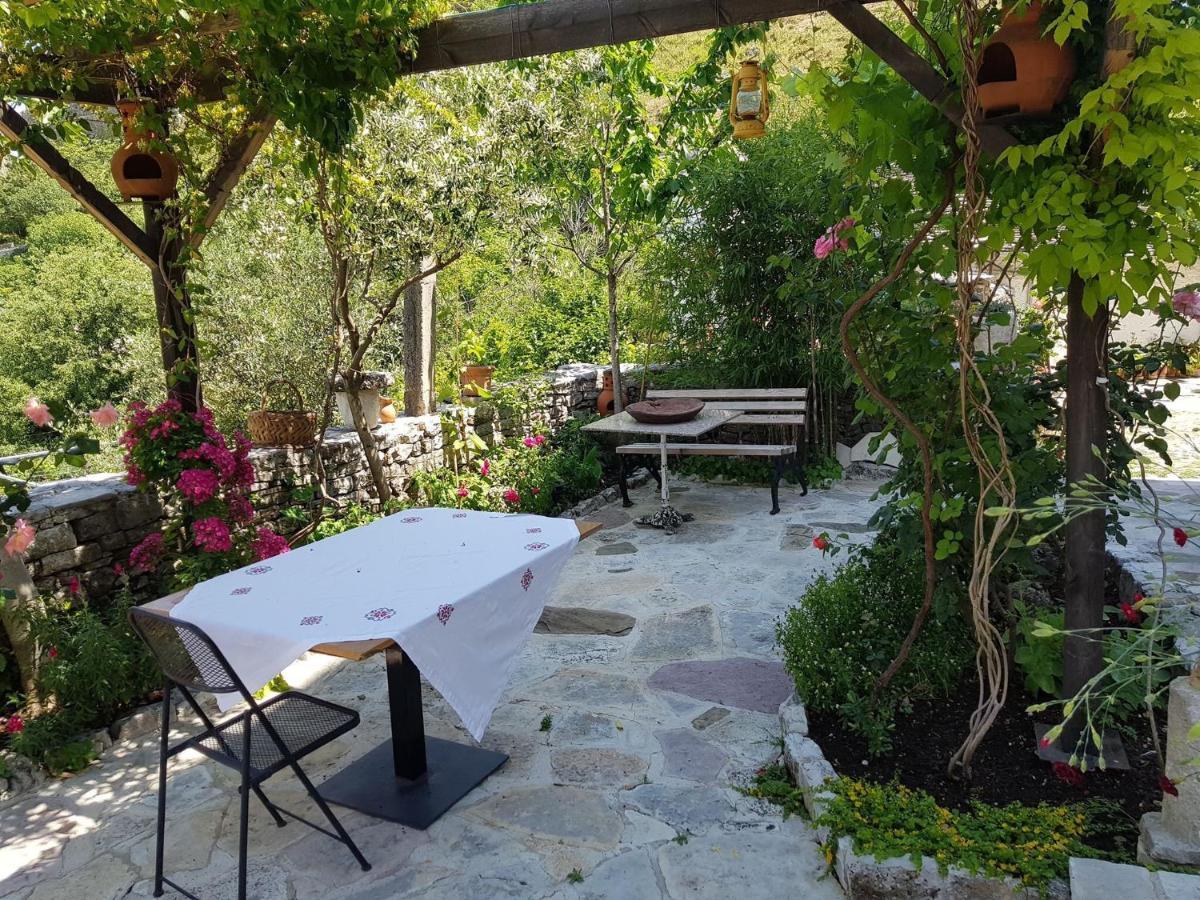 Konaku Guest House Gjirokastër المظهر الخارجي الصورة